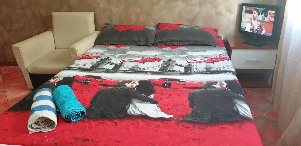 Dormi Oradea Apartamento Habitación foto